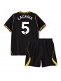 Chelsea Maxence Lacroix #5 Auswärts Trikotsatz für Kinder 2026-27 Kurzarm (+ Kurze Hosen) Chelsea Maxence Lacroix #5 Auswärts Trikotsatz für Kinder 2026-27 Kurzarm (+ Kurze Hosen)
